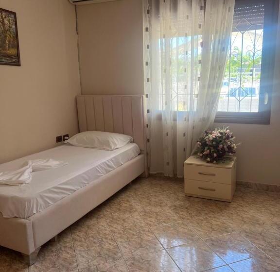 스탠다드 트리플 발코니 룸, Guesthouse Vlore