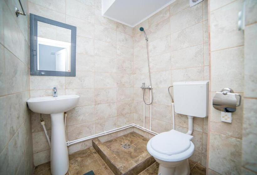Quarto Economy, Vila Tributte