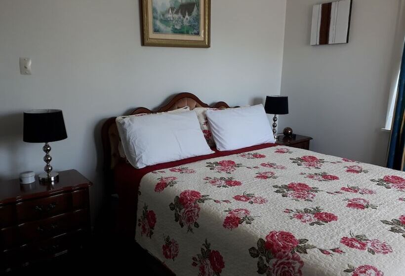 Номер Стандарт Совместная Ванная, Airport Silver Fern Accommodation