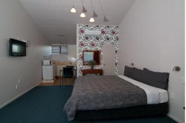 Студия Deluxe, Broadway Motel & Miro Court Villas