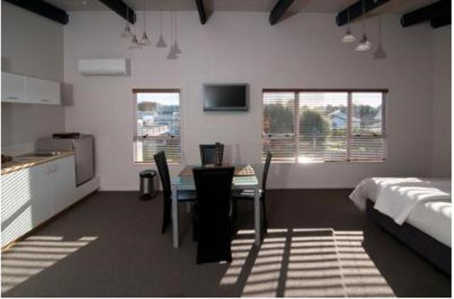Апартаменты Deluxe 1 Спальня, Broadway Motel & Miro Court Villas