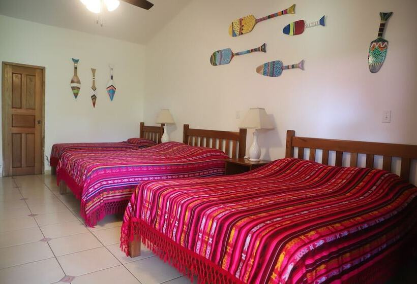 패밀리 룸, Las Lajas Beach Resort