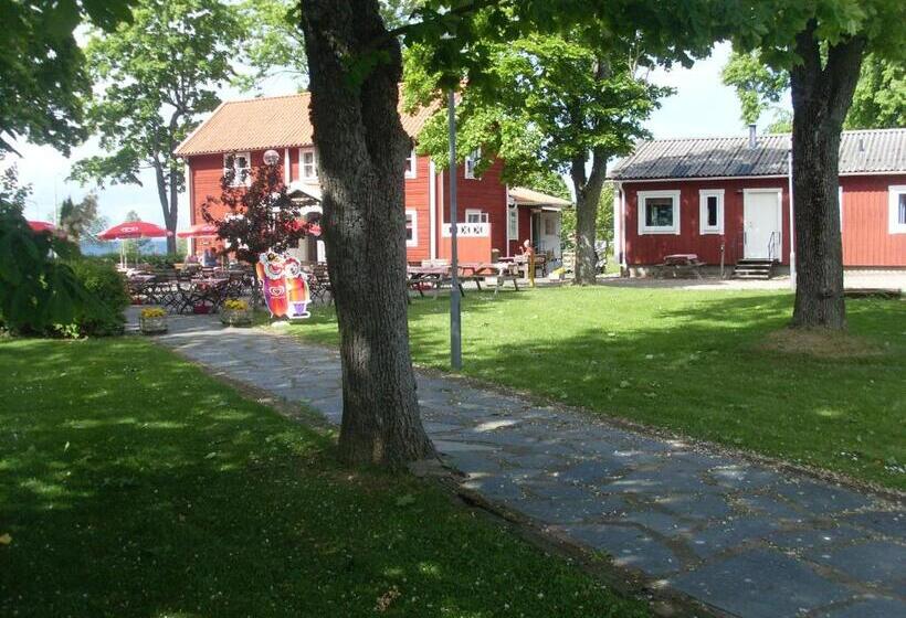 Четырехместный номер эконом класса с общей ванной комнатой, Strandterrassen Hostel