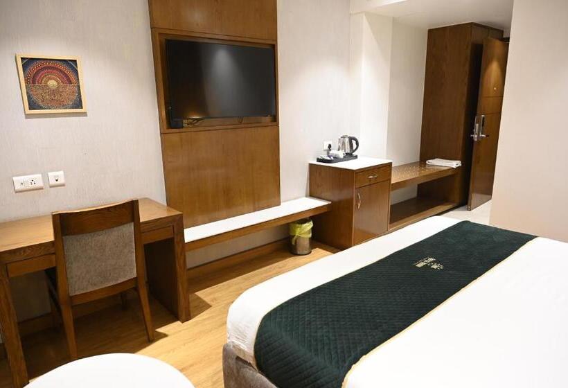 Номер Deluxe, Rama Continental