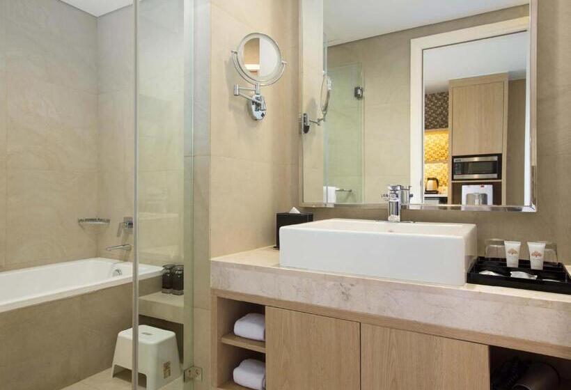 스탠다드 스튜디오, Delonix Hotel Karawang