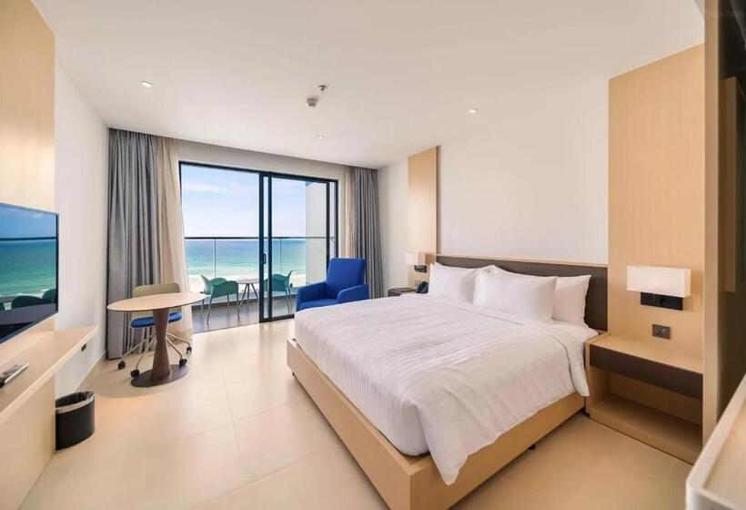 اتاق استاندارد با تخت بزرگ, The Arena Cam Ranh Resort