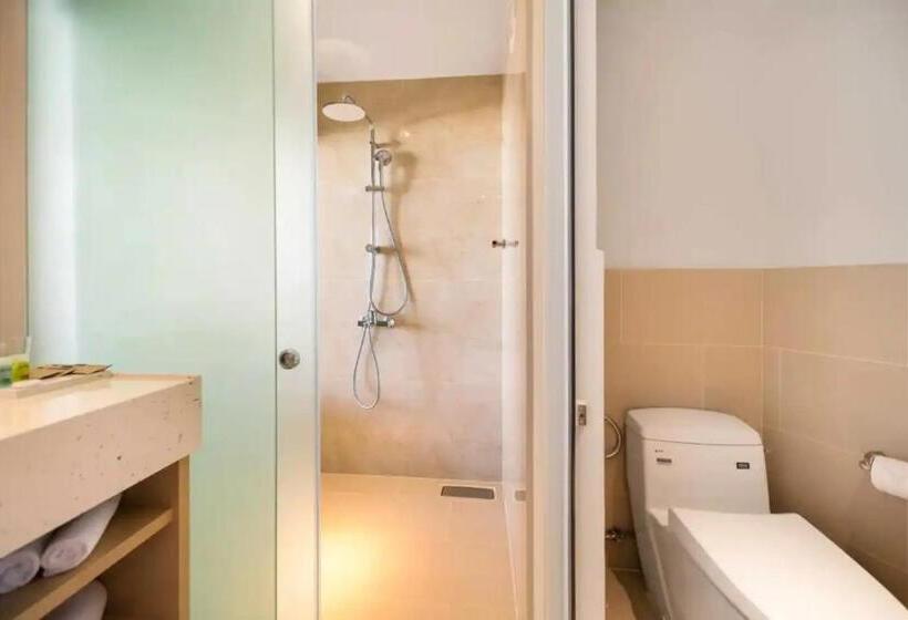 اتاق استاندارد با تخت بزرگ, The Arena Cam Ranh Resort