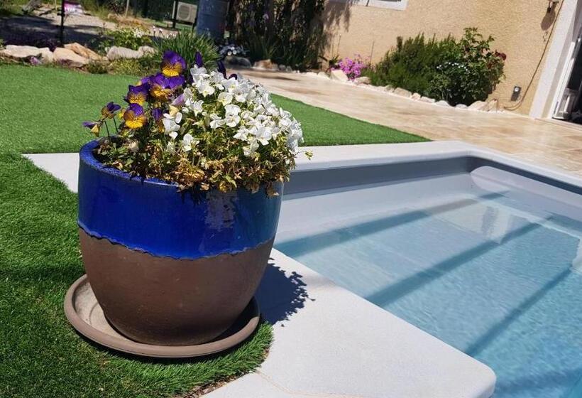 Номер Стандарт Вид на Сад, Maranatha Guest House En Provence