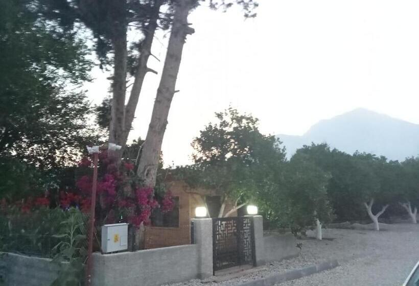 Escritório Standard Vista Jardim, Metenin Tatil Evleri