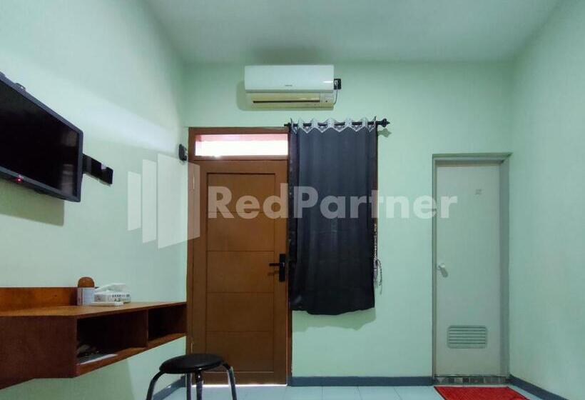 اتاق استاندارد یک نفره, Saijaan Guesthouse Unej Redpartner