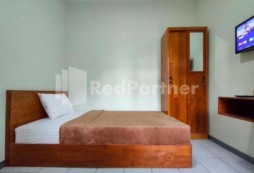 اتاق استاندارد یک نفره, Saijaan Guesthouse Unej Redpartner