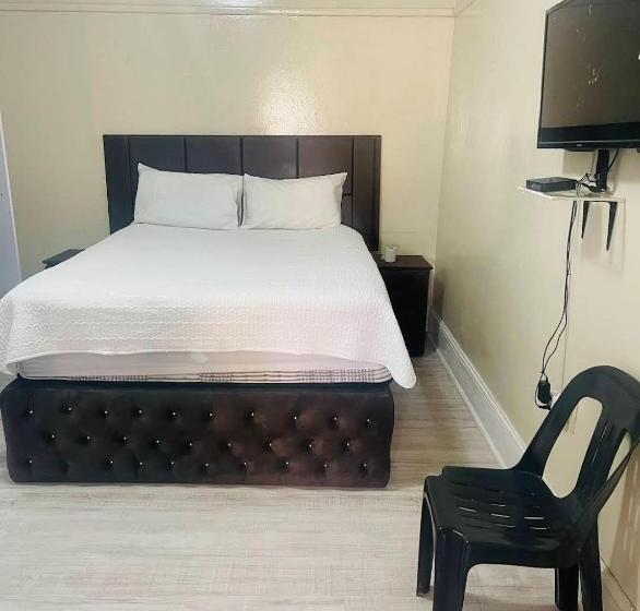 اتاق استاندارد با چشم‌انداز باغ, Colleens Home Home