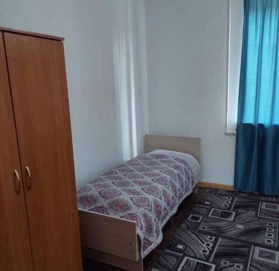 اتاق استاندارد سه نفره, Green Forest Guest House
