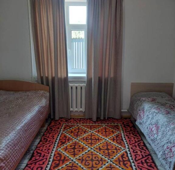 اتاق استاندارد سه تخته با چشم‌انداز باغ, Green Forest Guest House