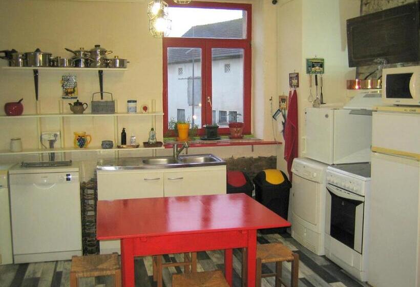 Дом 4 Спальни, Gîte Et Grange à Jeux Du Bonhomme Bouton