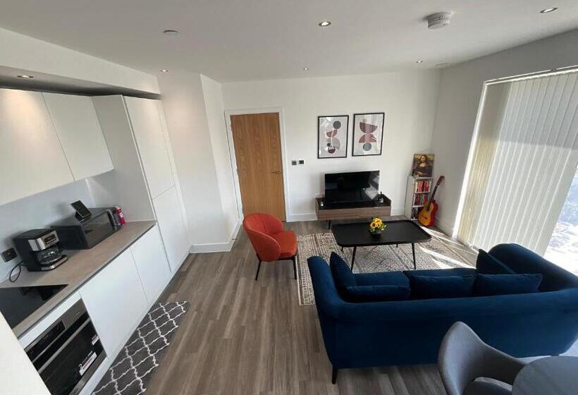 Номер Стандарт, Riverside Stay Near Canary Wharf   Thames View E16