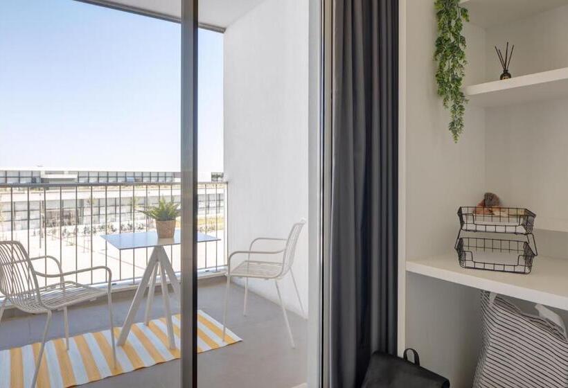 Студио Стандарт с Балконом, Milestone Carcavelos Nova