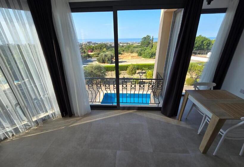 带海景的复工套房, Kyrenia Boutique Residance