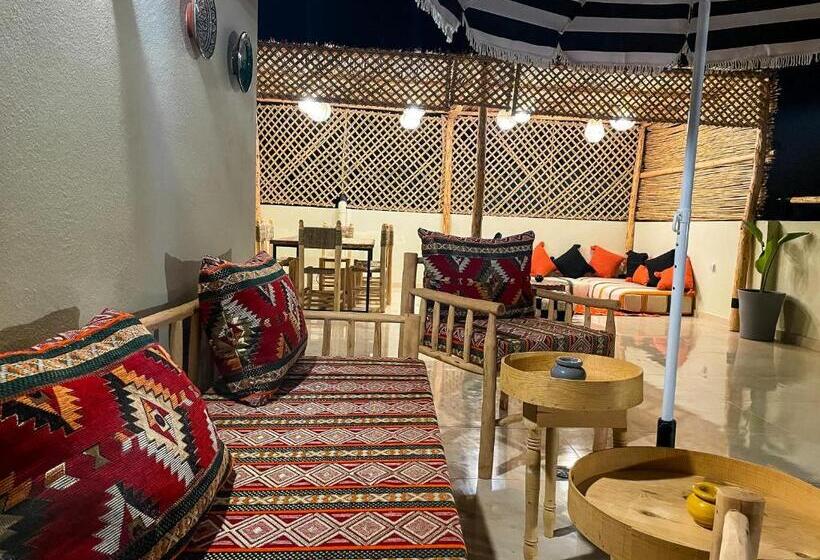Апартаменты 1 Спальня с Балконом, Salty Holiday Apartments