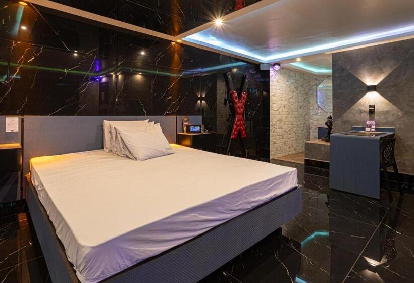 سوئیت پرزیدنت, Euphoria Motel