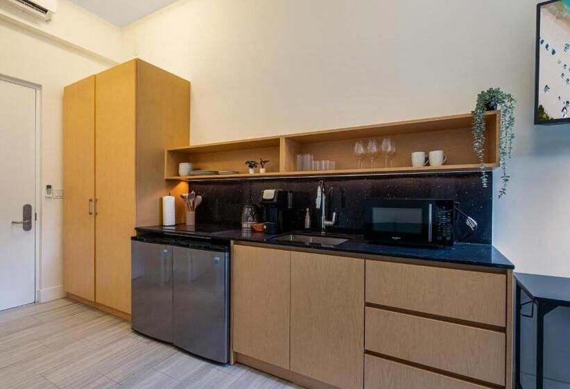 Escritório Estándar, Olive Apartments