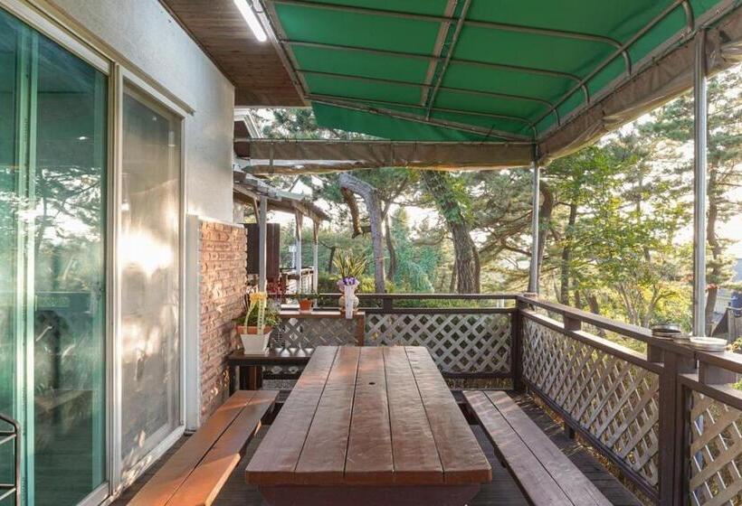 패밀리 룸, Taean Haeyang Jungwon Pension