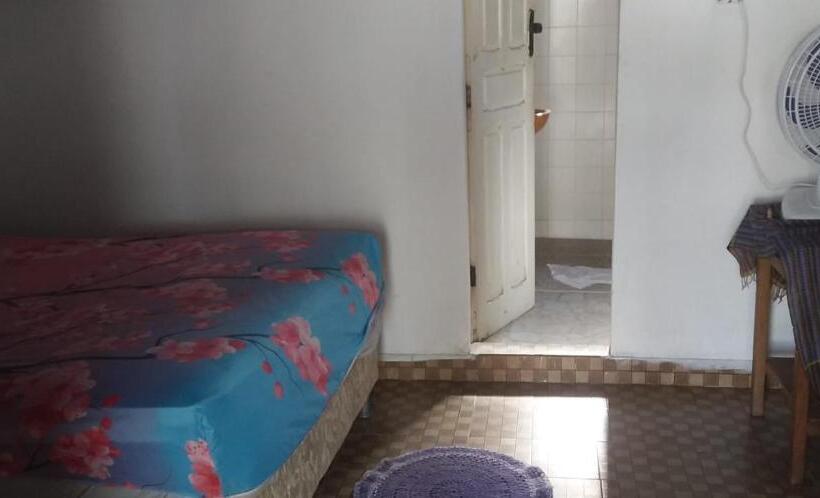 스위트, Hostel Residence Girassol