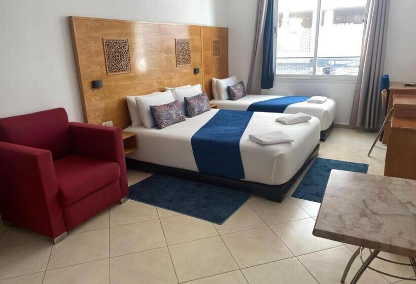 اتاق سوپریور سه تخته, Miramar