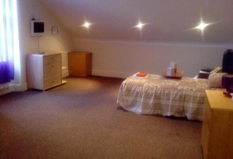 Quarto Deluxe, Carer 4 You Residential Home