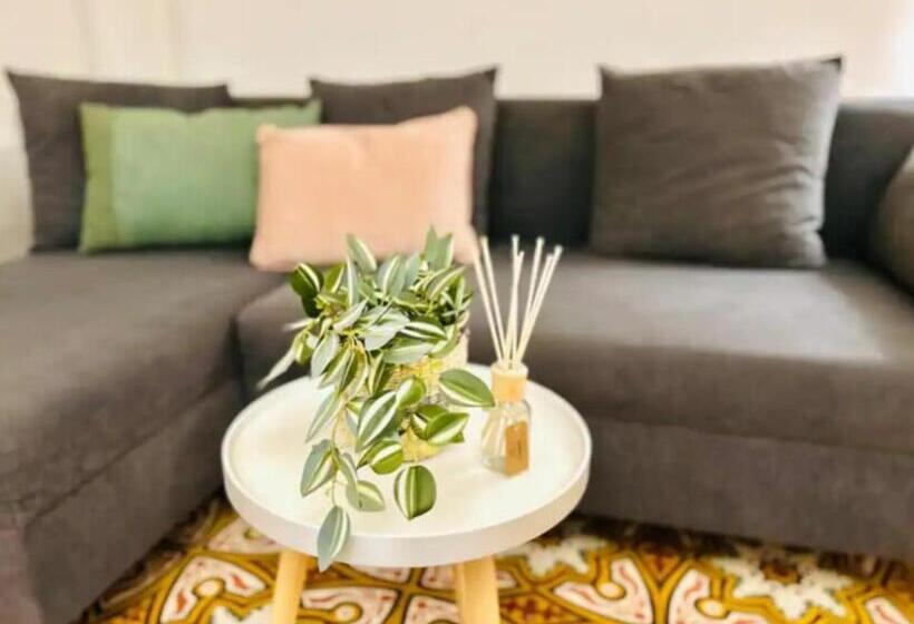 استودیوی استاندارد, Stylish Accommodation In Sliema Exiles