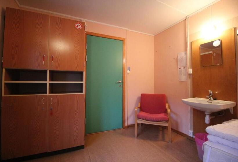 Номер Стандарт Четырехместный Совместный Санузел, åndalsnes Hostel