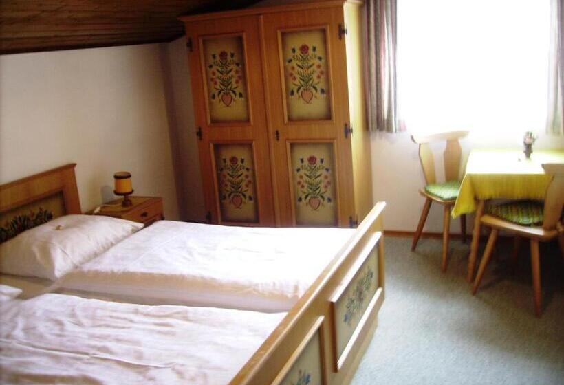 Пентхаус, Privatzimmer Eva Leitgeb