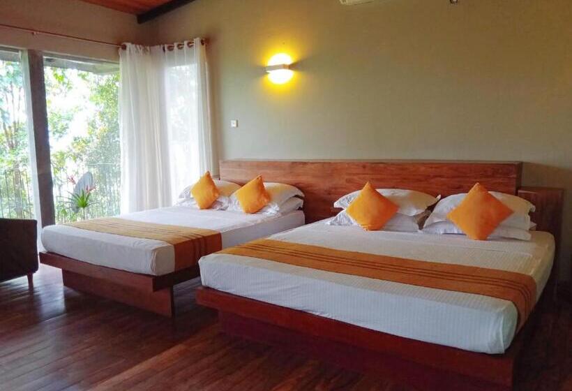 اتاق لوکس سه تخته, Bogala Village Eco Resort
