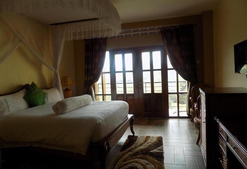 Deluxe Room, Fort Fun City