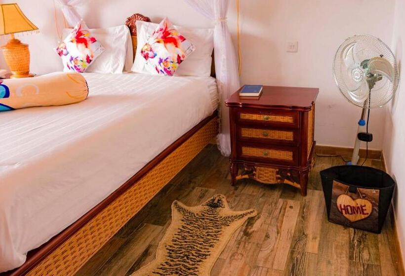 Deluxe Room, Fort Fun City