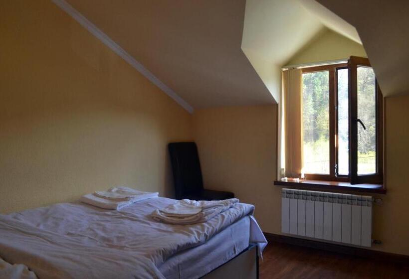 Quarto Estandar Banheiro Compartilhado, Nirvana