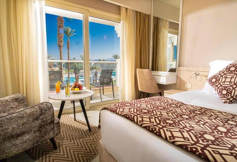 اتاق استاندارد با چشم‌انداز استخر, Amarina Abu Soma Resort & Aquapark