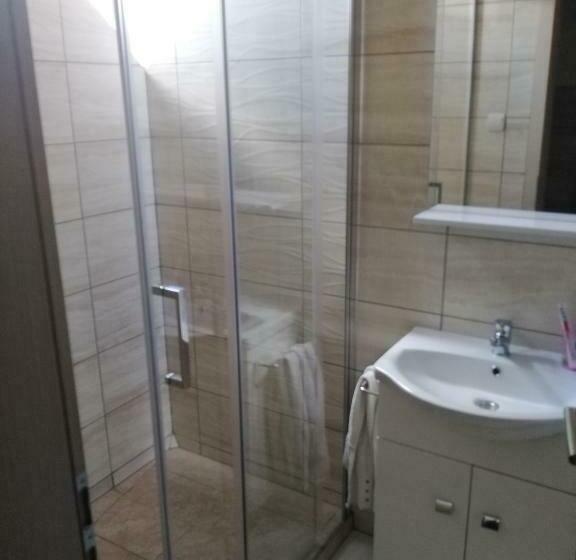 Quarto Basic, Coraline Vendégház