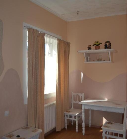 이코노미 룸, Zabava Guest House
