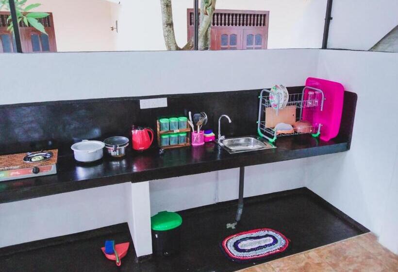 اتاق خانوادگی, Bloom Guest House