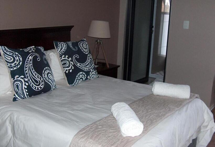 Номер Superior, The Courtyard Guest House