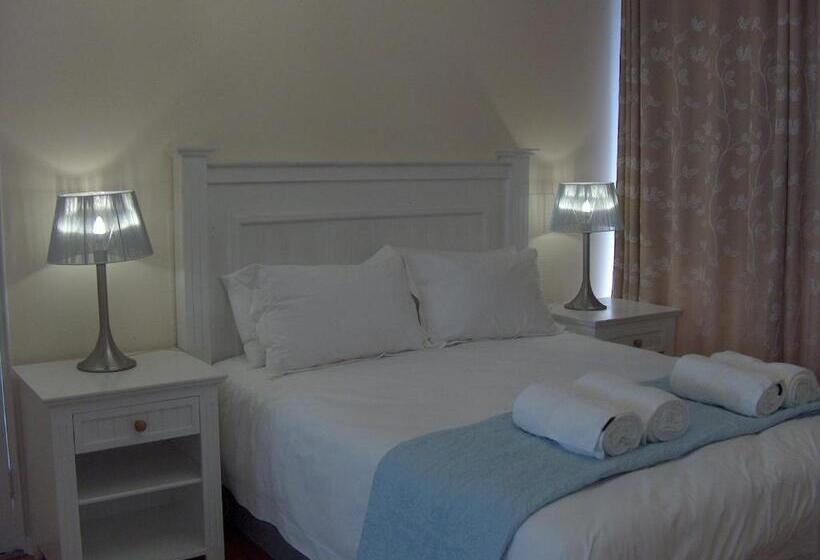 Семейный Номер, The Courtyard Guest House