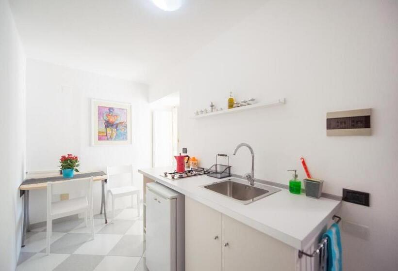 Escritório Estándar, Gioia 13 Rooms & Apartments
