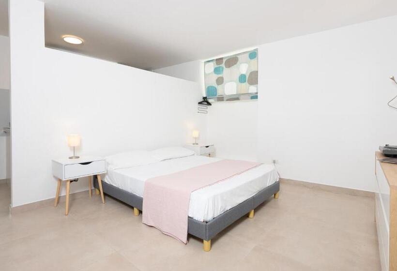 Apartamento 2 Dormitórios, Gioia 13 Rooms & Apartments