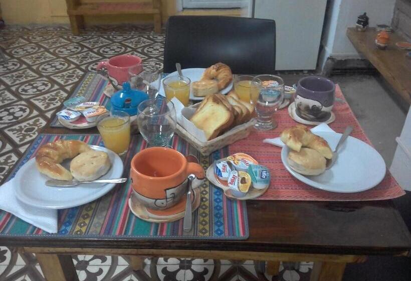 اتاق خانوادگی, Hospedaje Los Cardones