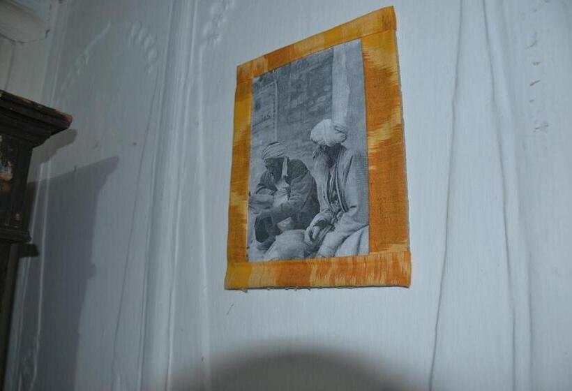 Quarto Triplo Estandar, Legende