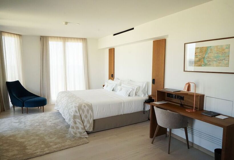Полулюкс, Es Princep   The Leading Hotels Of The World