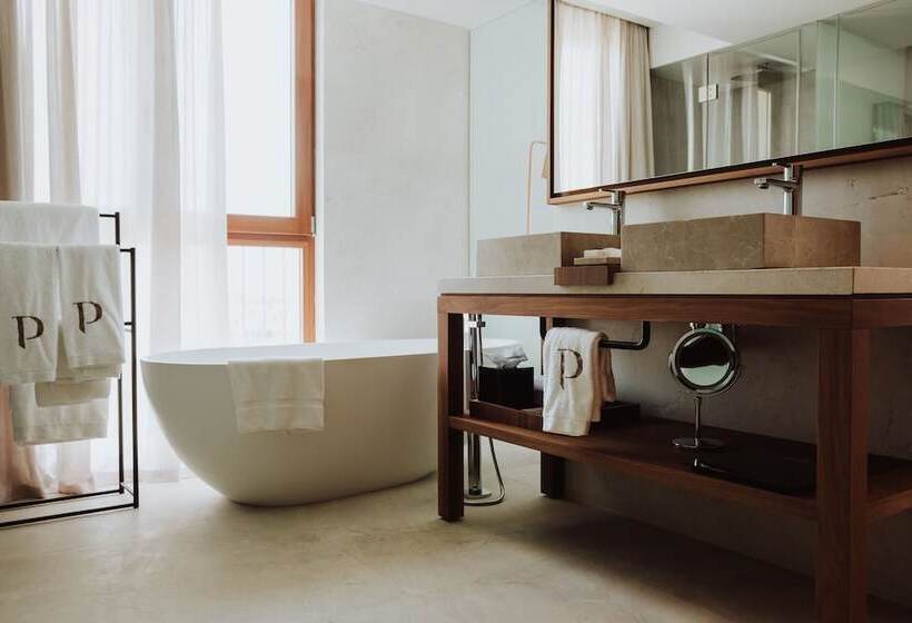 Полулюкс, Es Princep   The Leading Hotels Of The World