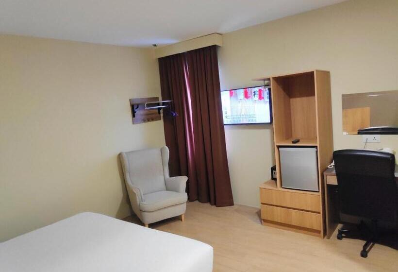 Номер Deluxe Кровать Кинг, Sh Hotel Kota Damansara