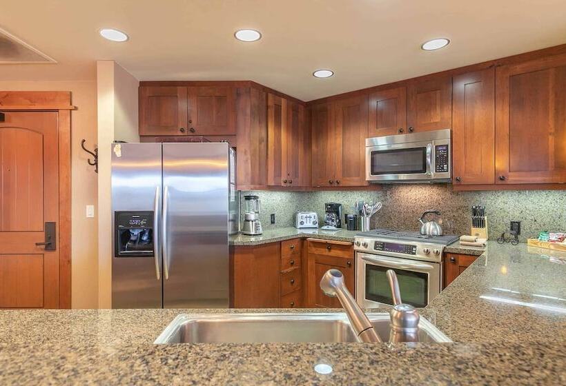 Апартаменты 3 Спальни, East West Hospitality Tahoe